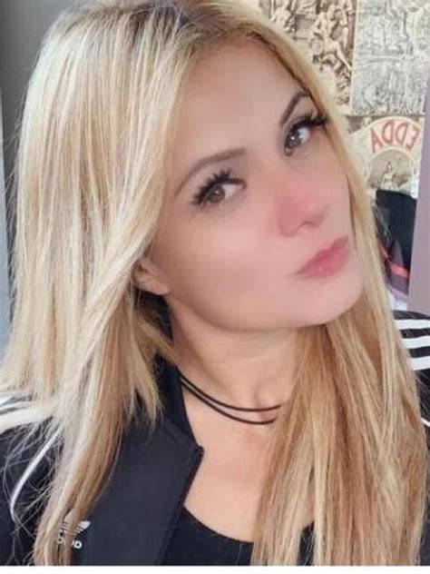 bakeca donna cerca uomo a napoli|Escort Napoli, Donna Cerca Uomo Napoli